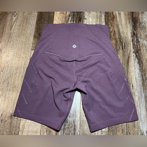 Lululemon Nulu Fold High-Rise Yoga Short 8" Grape Thistle Size 2 - Picture 3 of 6